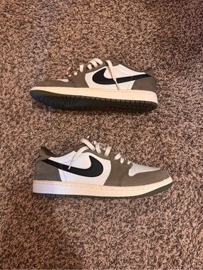 Men’s air Jordan 1 low OG “medium olive”
